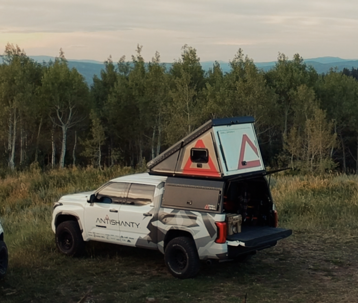 Hard sided Truck Camper ANTISHANTY