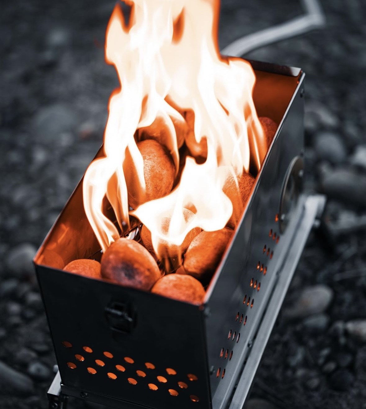 Hekla: Stainless steel perfection for cooking and campfire