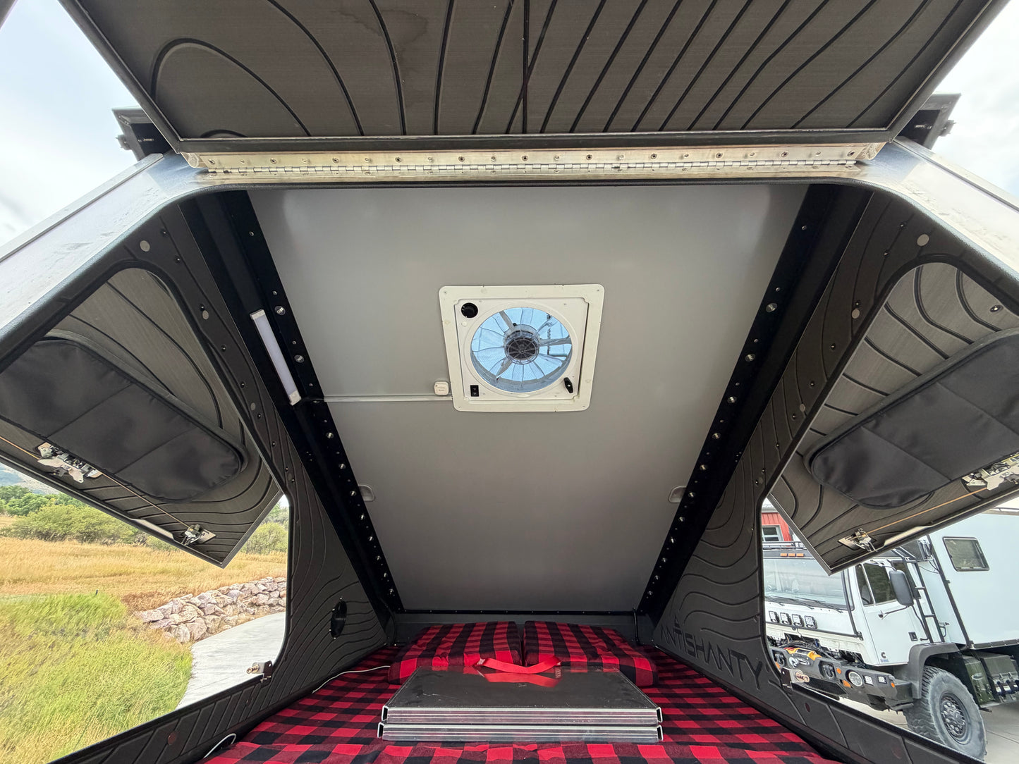 DWELL SHELL 2009-Current F150 5.5' bed(will fit other 5.5' beds)