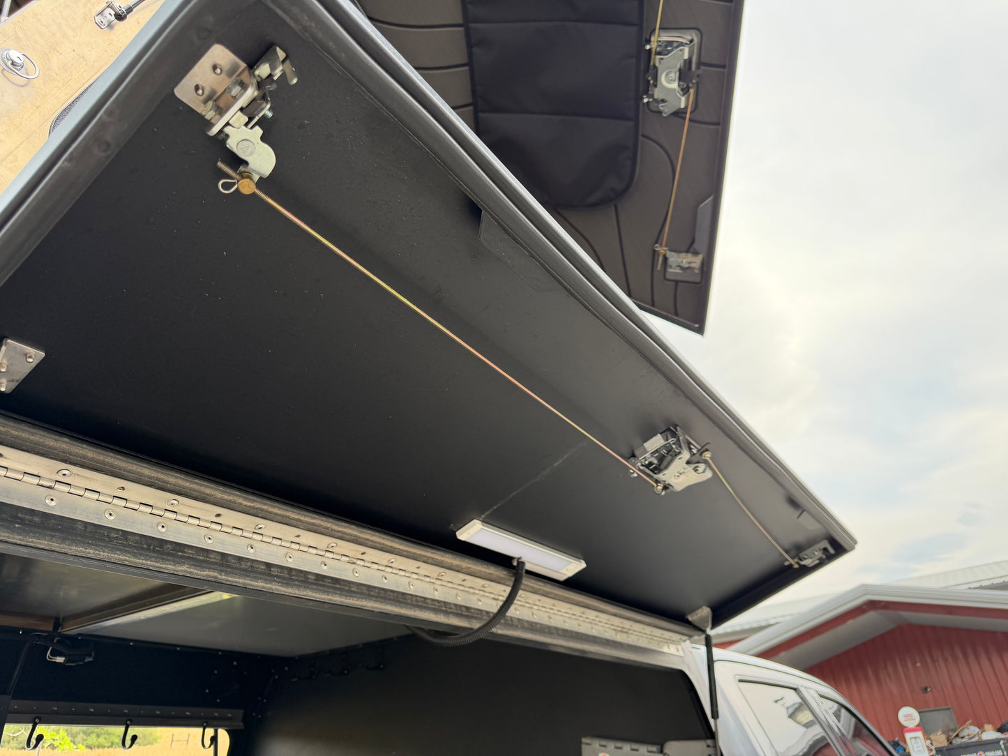 DWELL SHELL 2009-Current F150 5.5' bed(will fit other 5.5' beds)