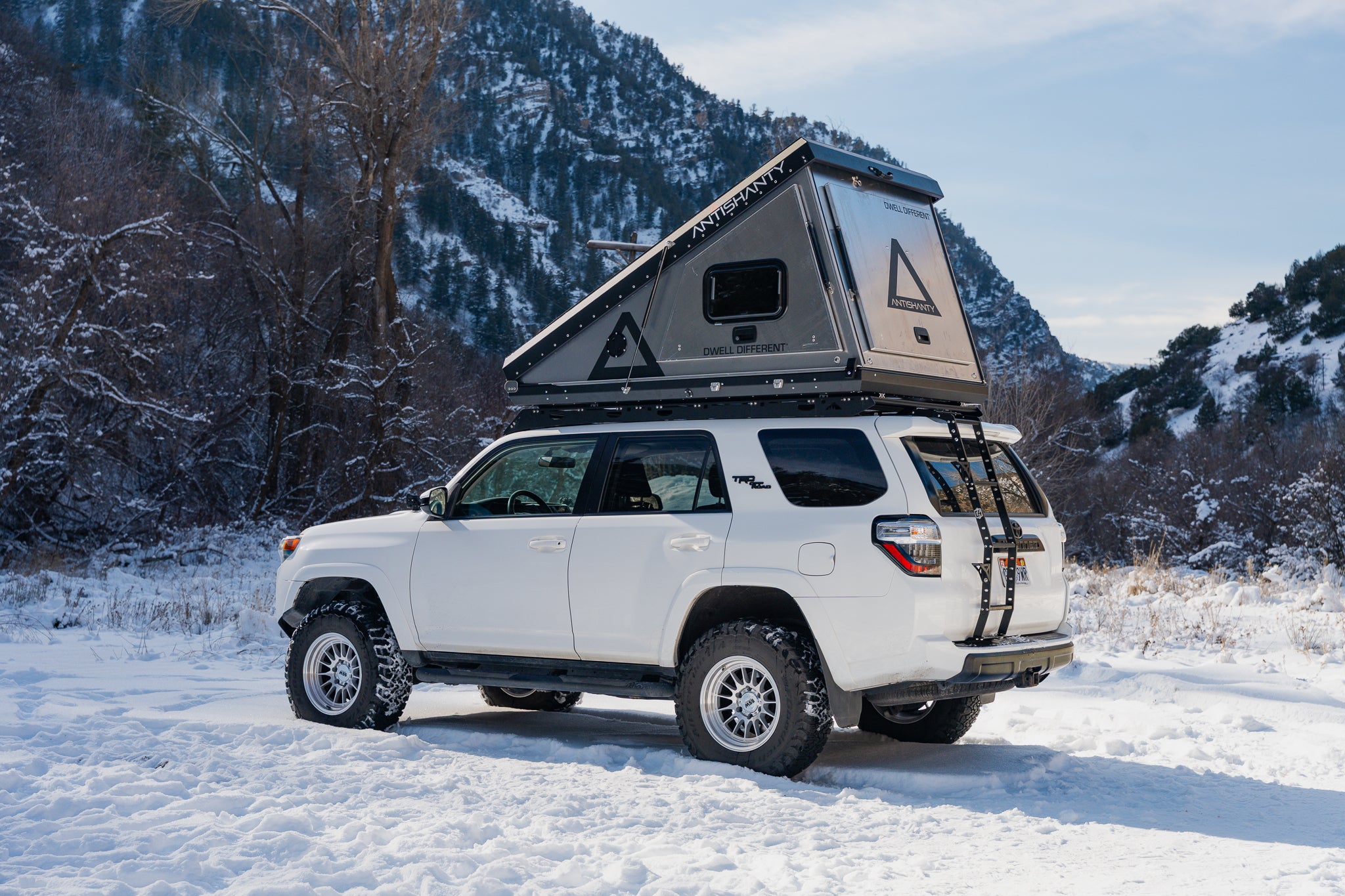 Hard-Sided Roof Top Tent | Lightweight 4-Season RTT for Overland